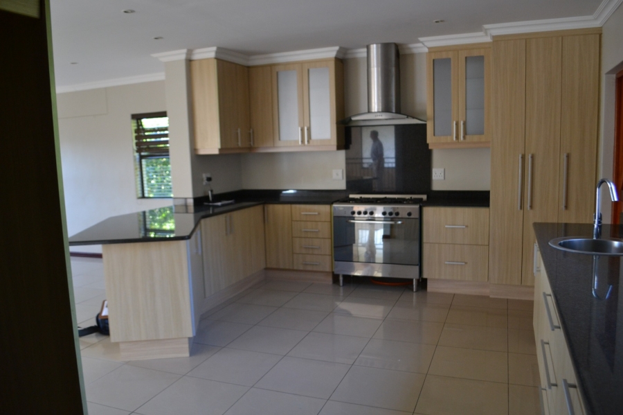 To Let 4 Bedroom Property for Rent in Beacon Bay Eastern Cape